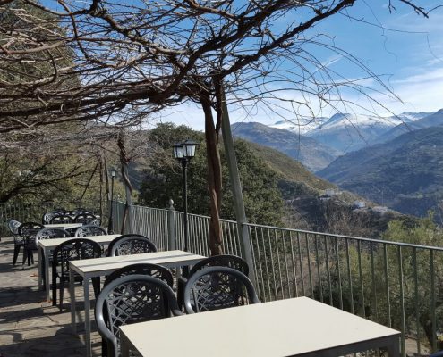 Vistas desde la terraza del restaurante Abrasador Las Lomas situado en la sierra Guejar