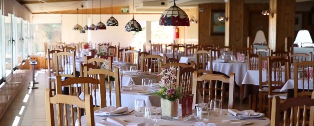 Salón de Abrasador Restaurante Graná situado en El Campello, junto a la playa de Muchavista