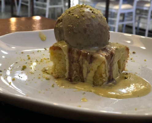 Brownie de pistacho helado de chocolate y nutella de pistacho