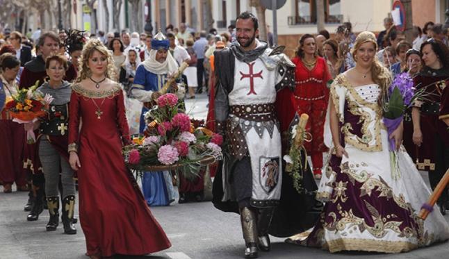 foto de las fiestas de moros y cristiano en El Campello (Alicante)