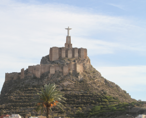 Castillo y cristo de Monteagudo