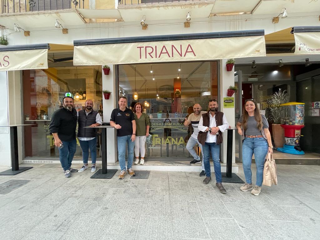 Foto de equipo tras la asesoría en Abrasador Bodegas Triana en Antequera. 